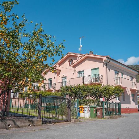 Casa Vacanze Ferrando ピエトラ・リーグレ エクステリア 写真
